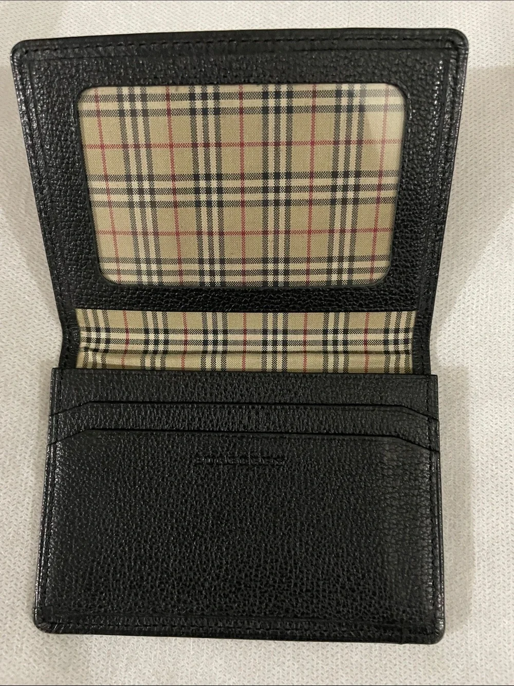 Men's Black Leather Bifold Burberry Wallet - Sleek Everyday Carry